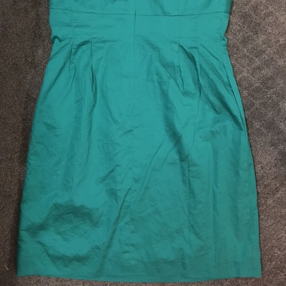 A green midi dress - Picture 2 of 2